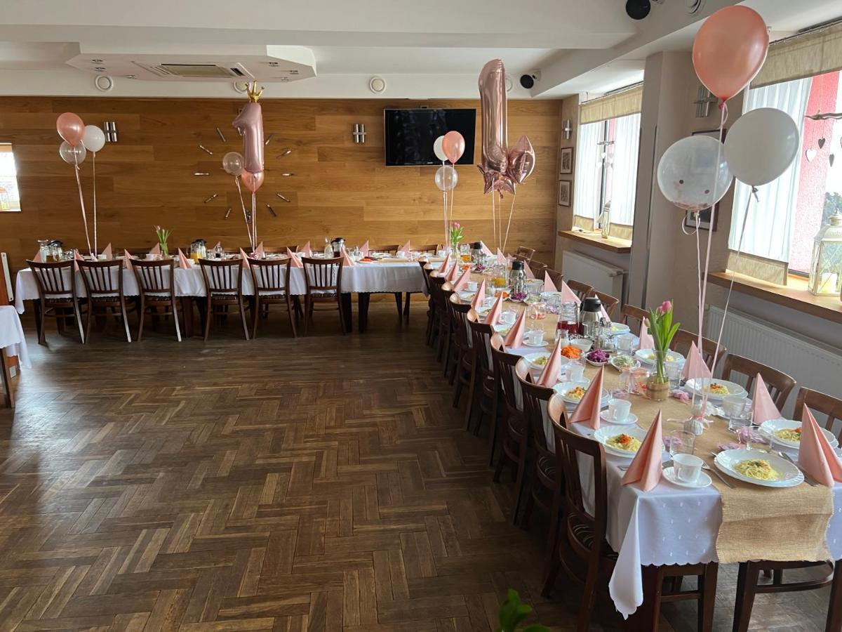 Ludowa Restauracja & Noclegi Kietrz Kültér fotó