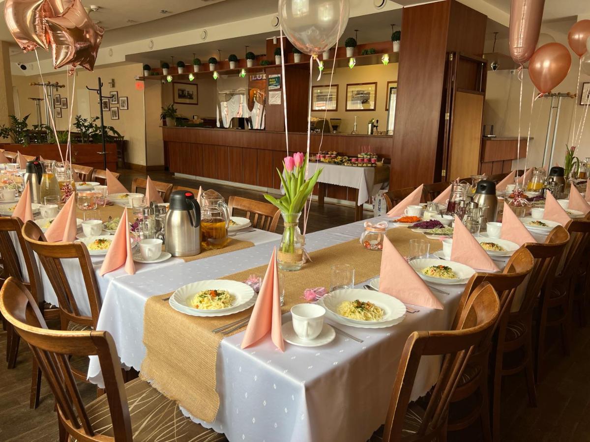 Ludowa Restauracja & Noclegi Kietrz Kültér fotó